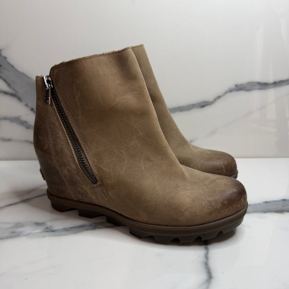 Sorel Womens Tan Leather Joan of Arc Wedge Boots Sz 7.5 Outdoors Gore Minimalist